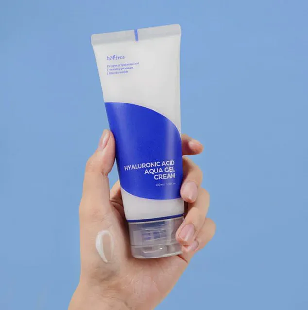 Privileged Knowledge: The Struggle for Access to Expert Acne Advice in Britain