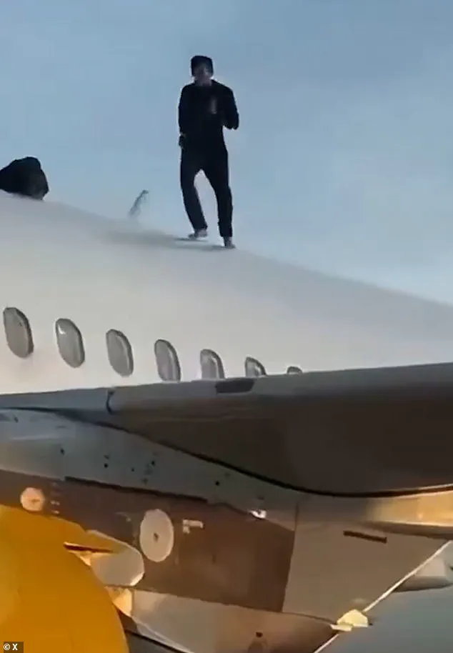 Two-Hour Flight Delay After Man Climbs Onto Plane Roof at Manises Airport