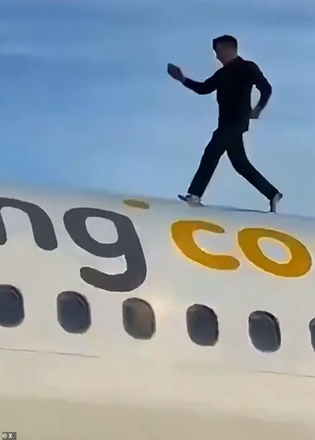 Two-Hour Flight Delay After Man Climbs Onto Plane Roof at Manises Airport