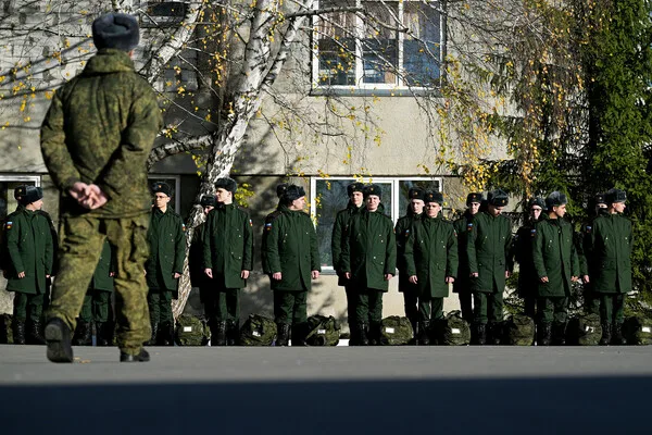 Putin Approves Major Expansion of Russian Military as Ukraine Conflict Escalates