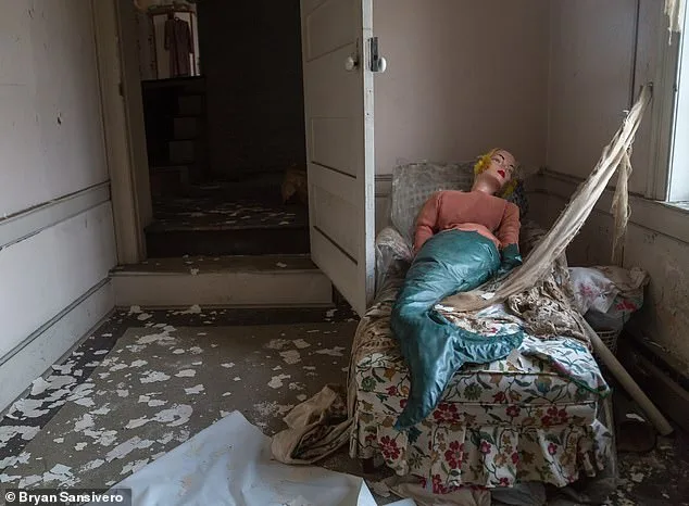 Bryan Sansivero's Eerie Portraits Reveal the Haunting Silence of America's Abandoned Homes