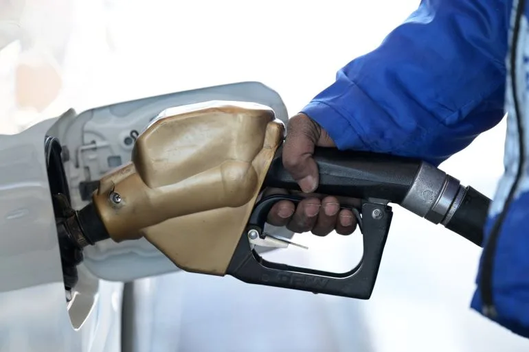 Conflicting Statements and Hormuz Tensions Fuel Volatile Oil Price Swings