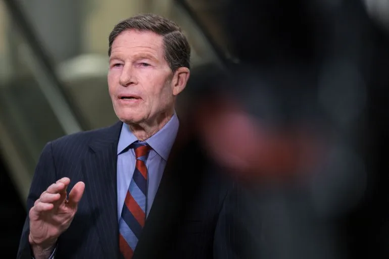 Democrats Condemn Trump's Lack of Clarity on Iran War Amid Confusion After Classified Briefing