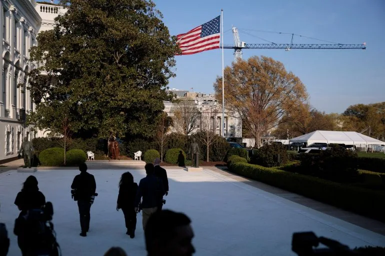 White House Ballroom Project Legal Battle Continues as Deadline Extended Amid Judicial Split