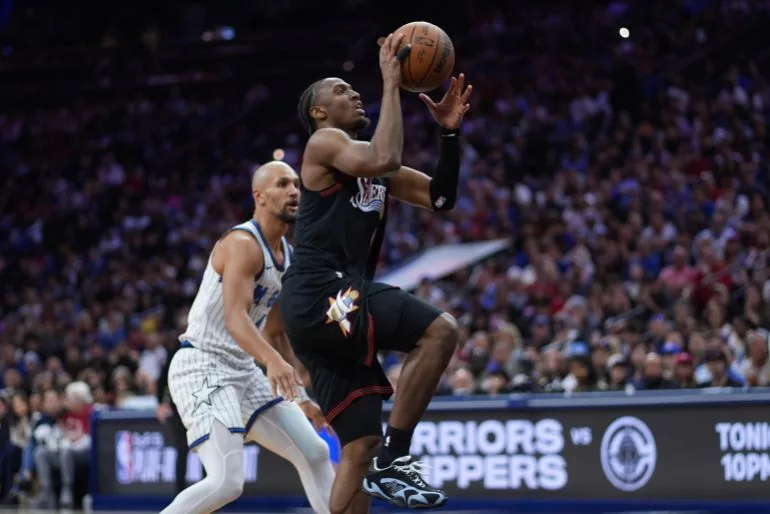 Warriors Edge Clippers in Play-In Game