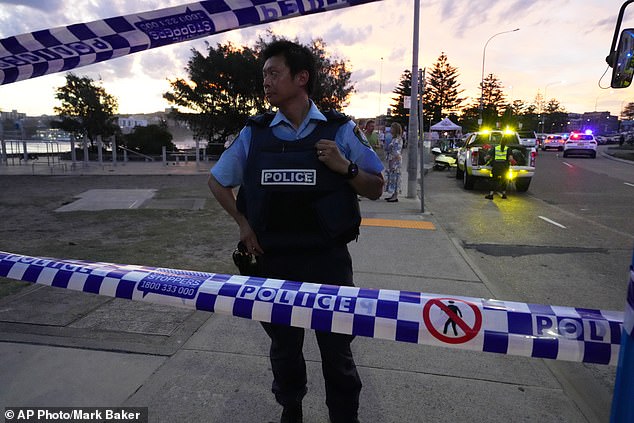 Bondi Massacre: 15 Dead in 29 Seconds as Police Rush to Scene