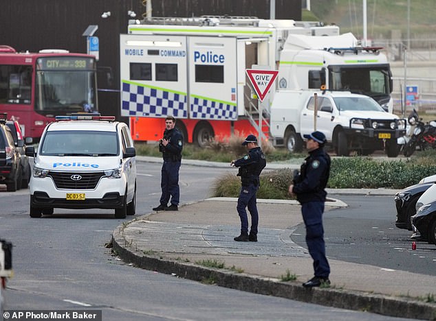 Bondi Massacre: 15 Dead in 29 Seconds as Police Rush to Scene